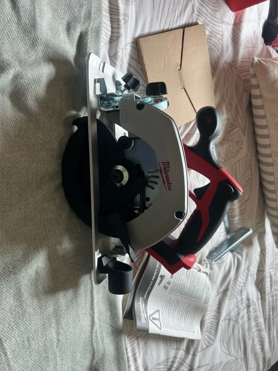 Milwaukee circular saw - Brand new - Image 4