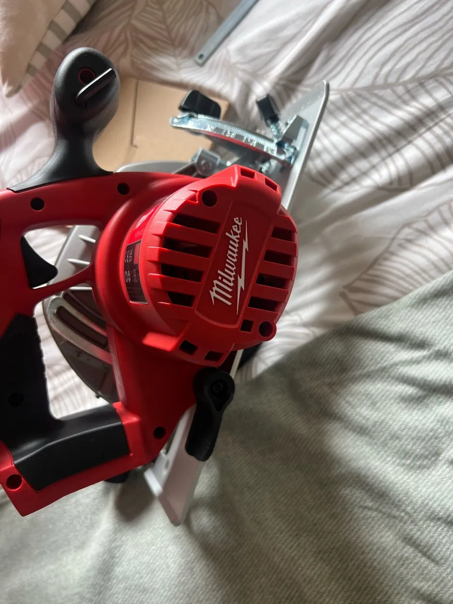 Milwaukee circular saw - Brand new - Image 2