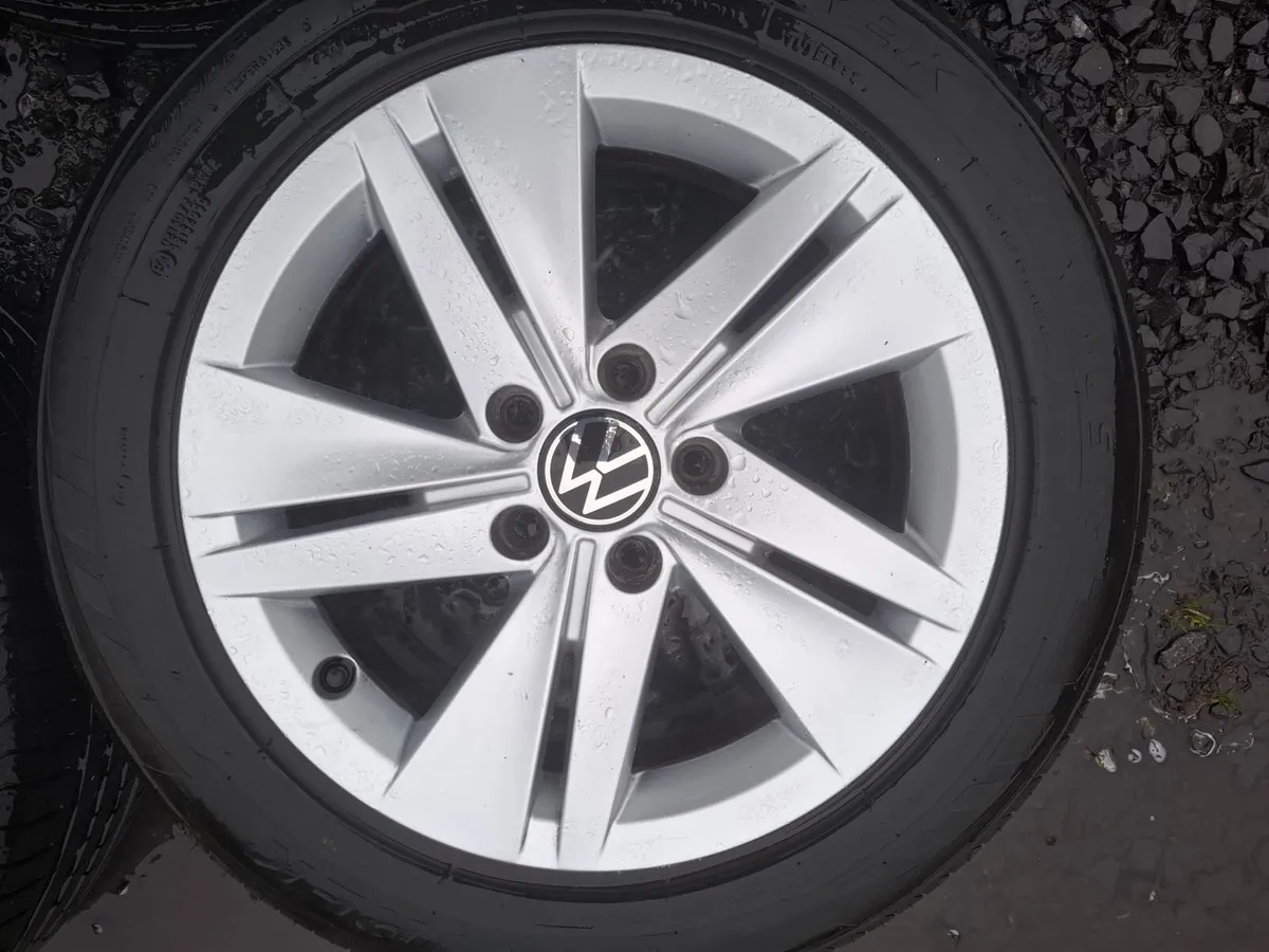 16" Genuine Vw Alloys with tyres - Image 2