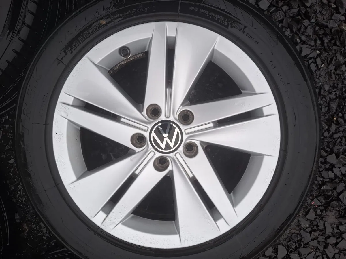 16" Genuine Vw Alloys with tyres - Image 1