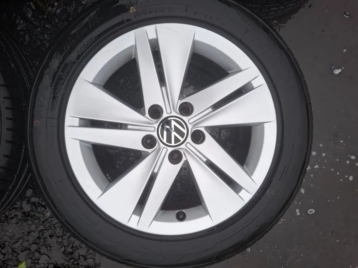 16" Genuine Vw Alloys with tyres - Image 3