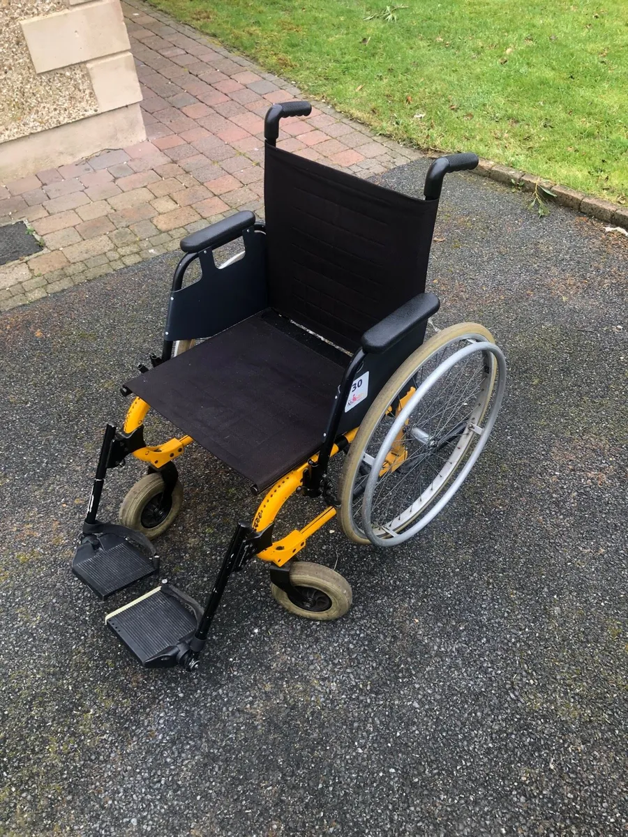 Manual wheelchair - Image 2