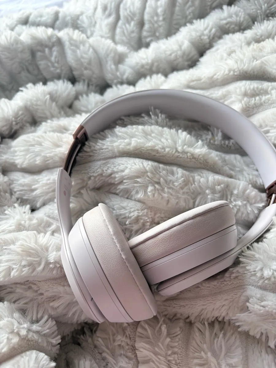 Beats by Dre headphones - Image 2