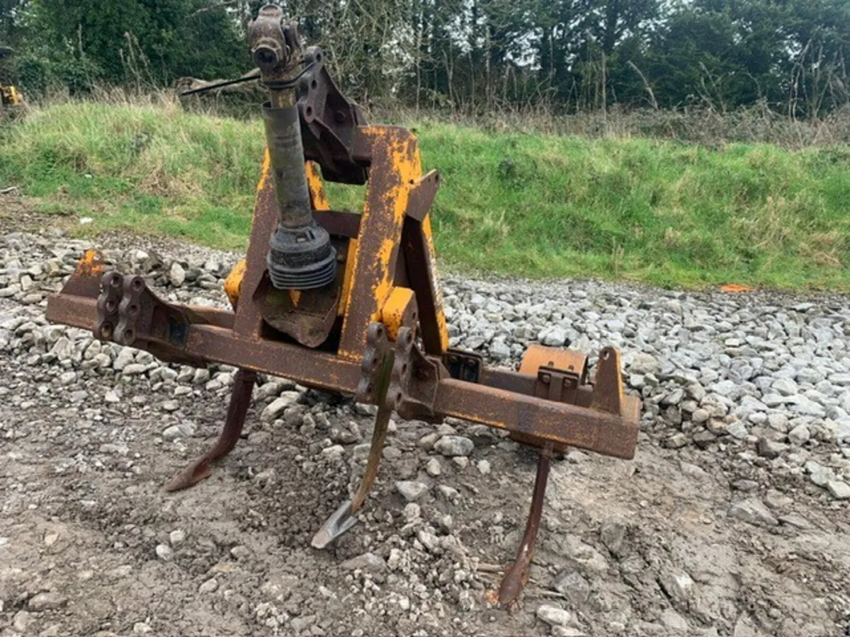 MCCONNEL 3 LEG SHAKERATOR VIBRATING SUBSOILER - Image 1