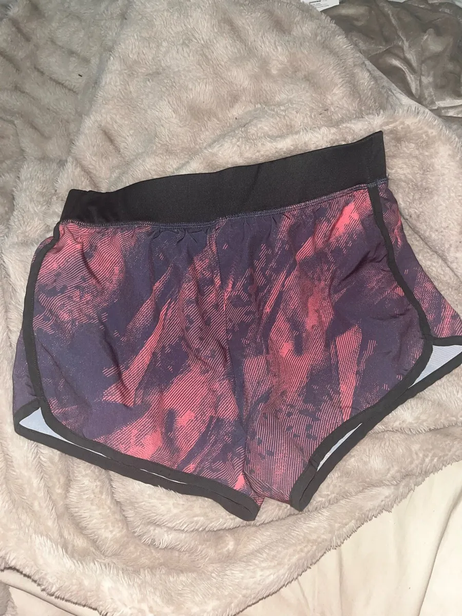 Pink and grey running shorts - Image 2