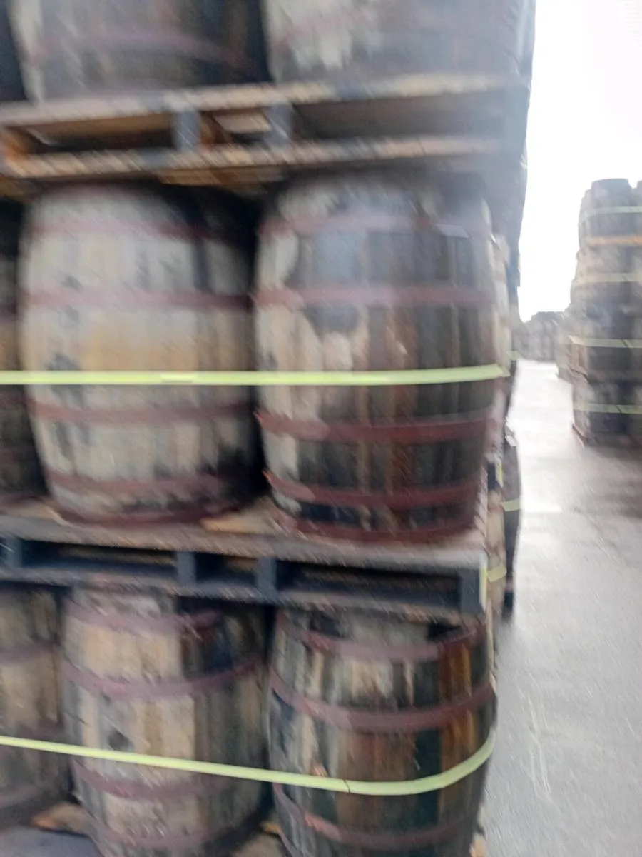 Whiskey barrels - Image 3