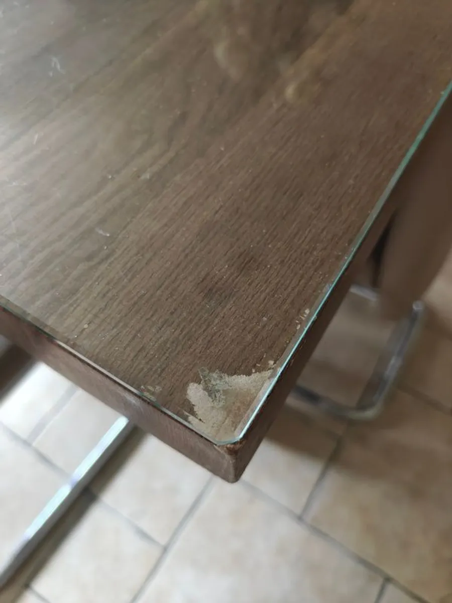 Dining table and chairs - Image 2