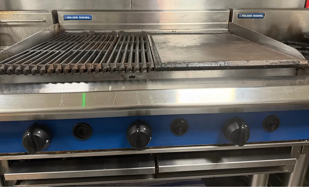 Blue Seal Natural Gas Chargrill with leg stand - Image 1