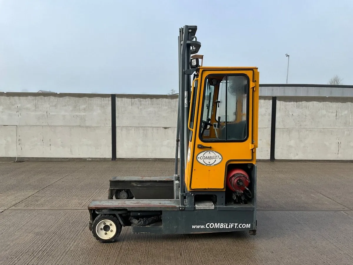 COMBILIFT C3000N 3 TON GAS 3 WHEELED FORKLIFT - Image 3