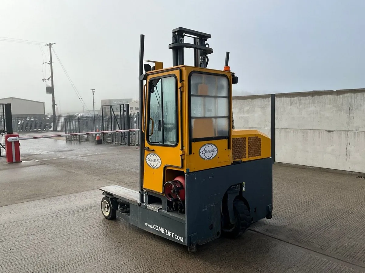 COMBILIFT C3000N 3 TON GAS 3 WHEELED FORKLIFT - Image 4