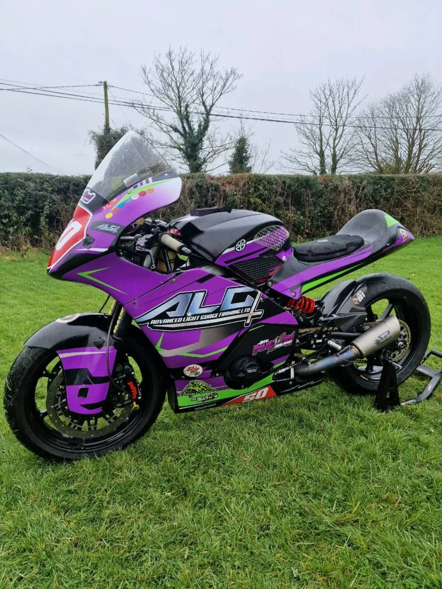 Kawasaki Z650 Supertwin Race Bike - Image 1