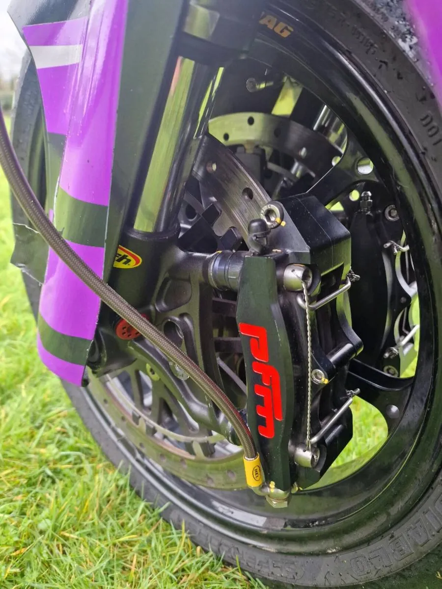 Kawasaki Z650 Supertwin Race Bike - Image 4