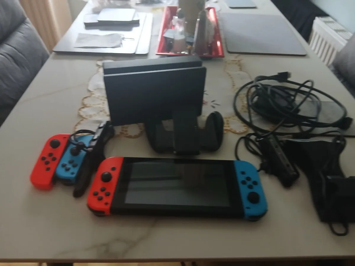 Nintendo switch - Image 1