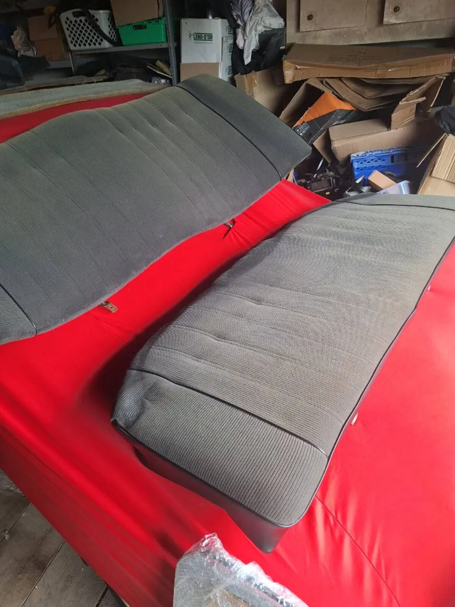 Bmw e21 rare spares+interiors - Image 4