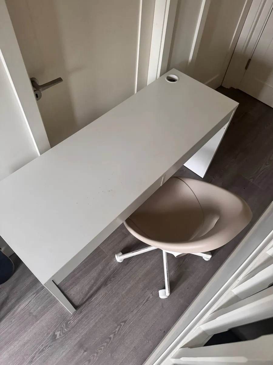 SUPER COMFORTABLE OFFICE DESK AND CHAIR - Image 1