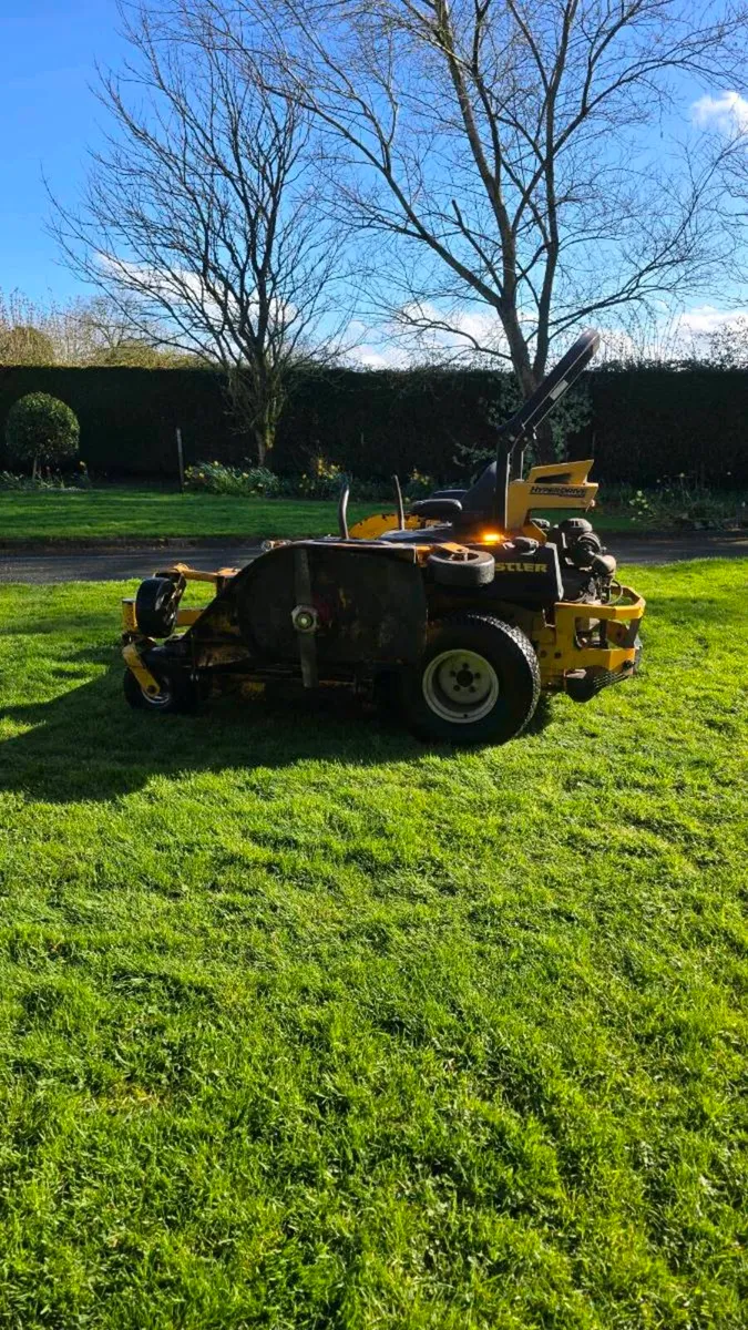 Hustler Super 104 Hyperdrive Batwing - Image 3