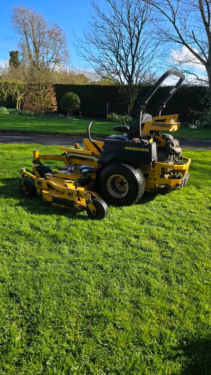 Hustler Super 104 Hyperdrive Batwing - Image 4