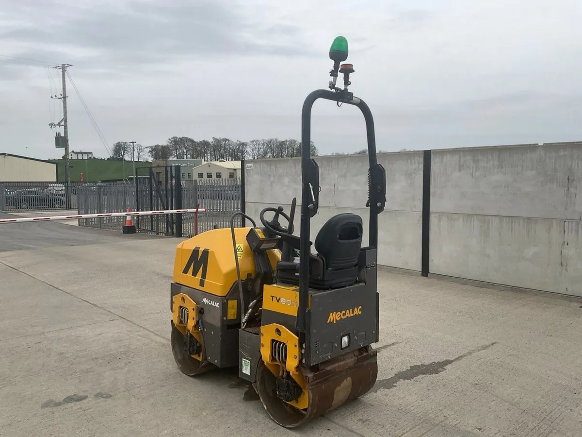 MECALAC TV800 DOUBLE DRUM RIDE ON DIESEL ROLLER - Image 3