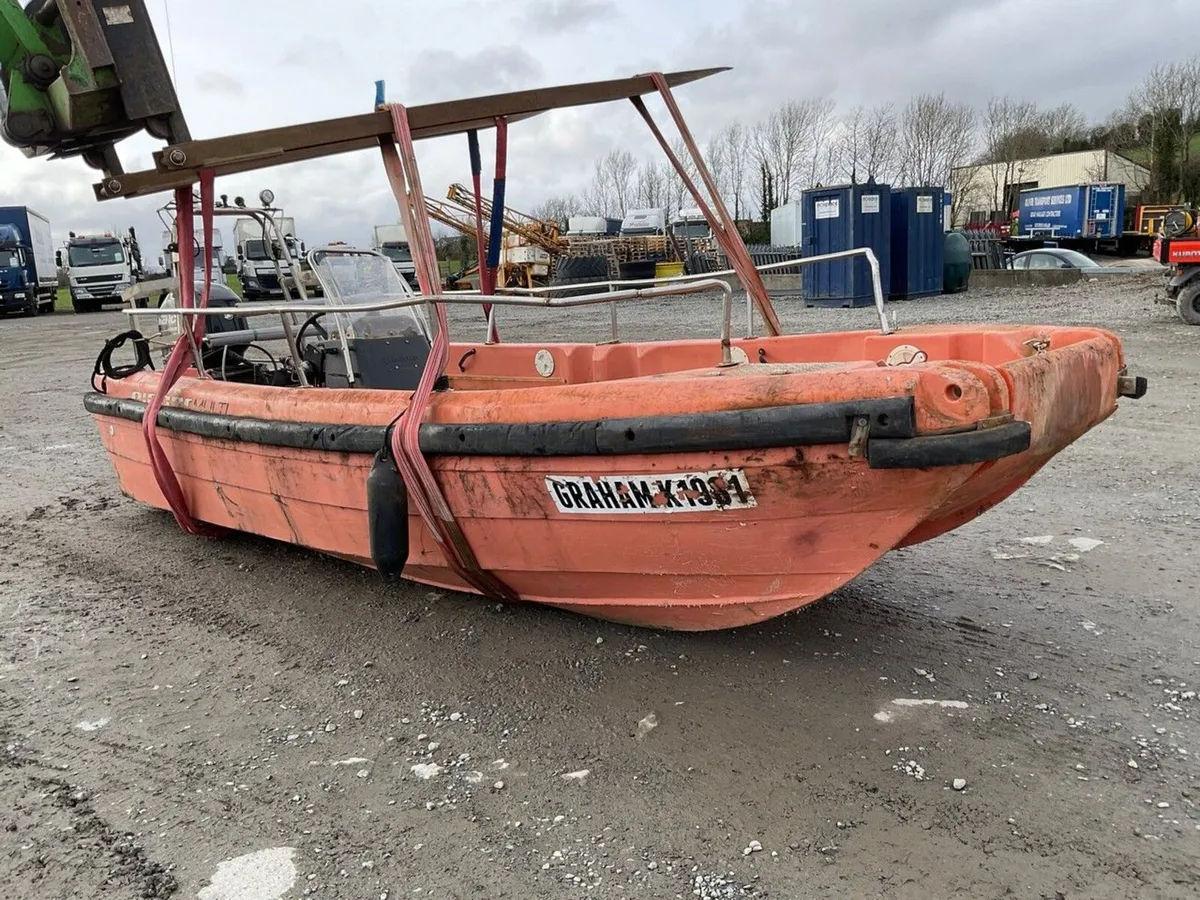 CIPAX PIONER MULTI 8 PERSON BOAT - Image 1