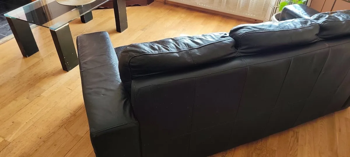 Leather sofa/couch - Image 3