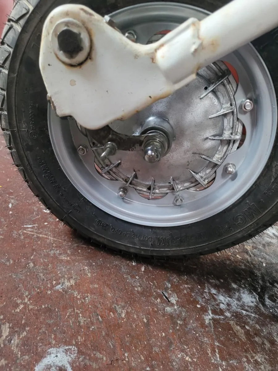 LAMBRETTA  CUTDOWN  1975 SX200 - Image 2