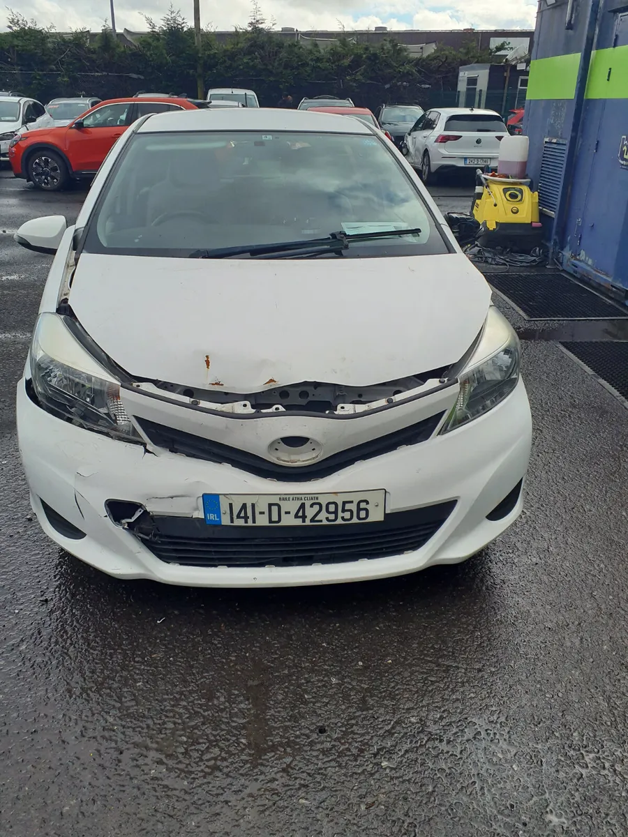 Toyota vitz 2014 runs & Drives - Image 1