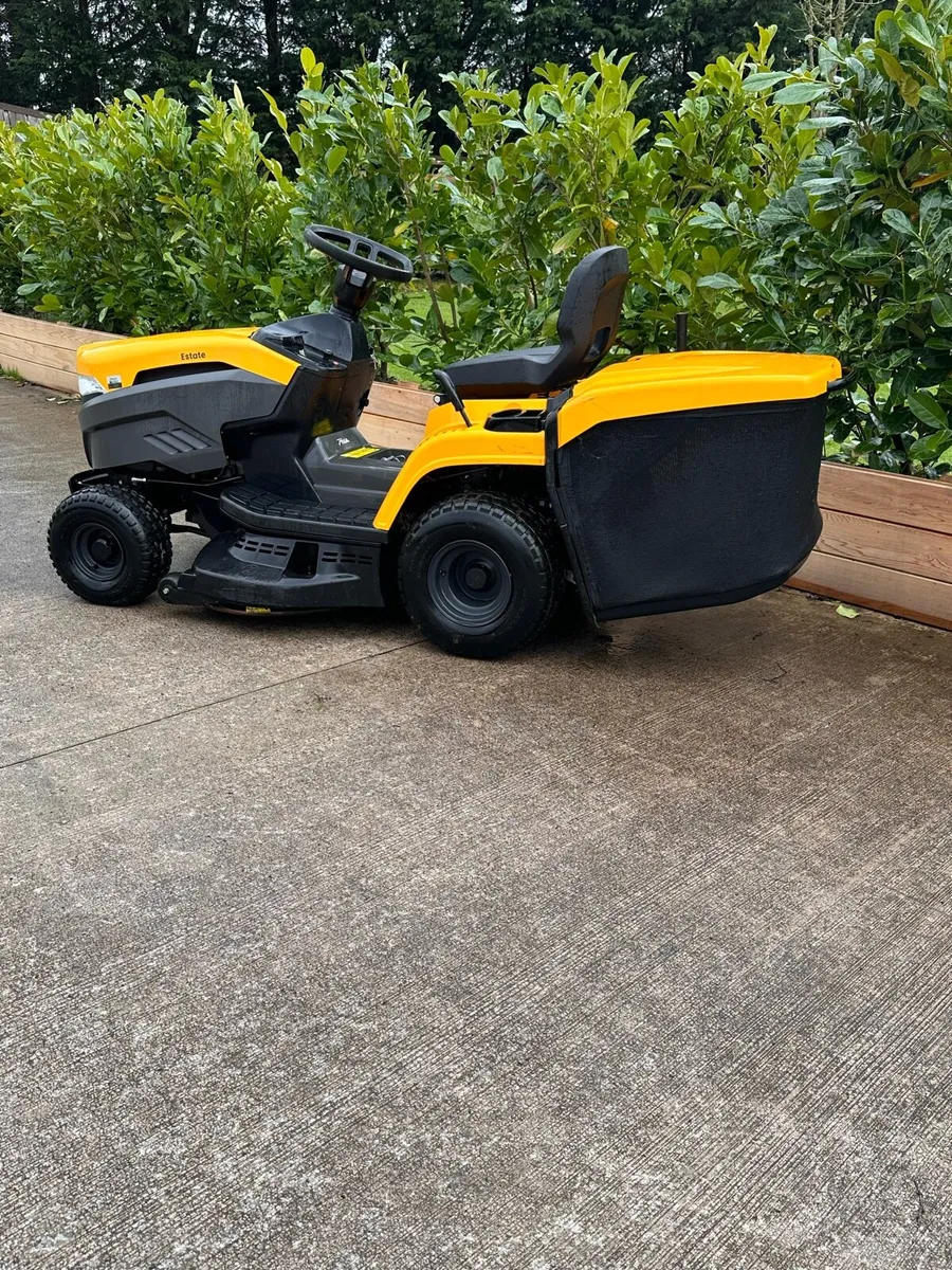 Stiga ride on lawn mower 98cm deck - Image 3