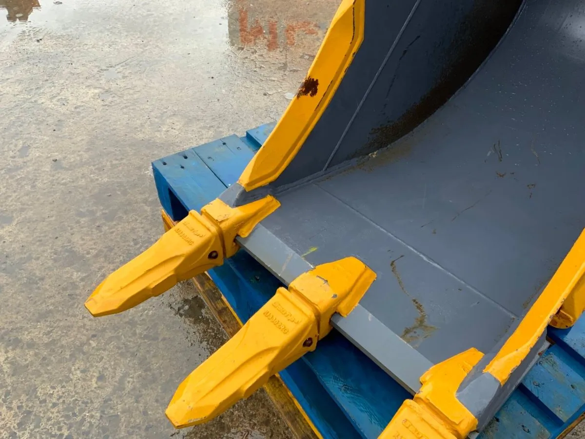 UNUSED 24 GEO XD  BUCKET.65mm PINS.7438. - Image 4