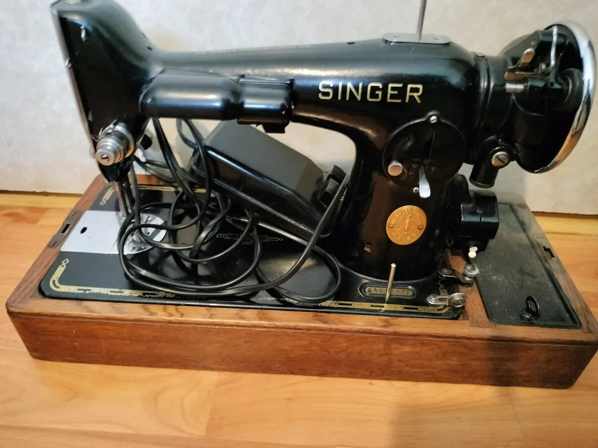 Sewing machine - Image 1
