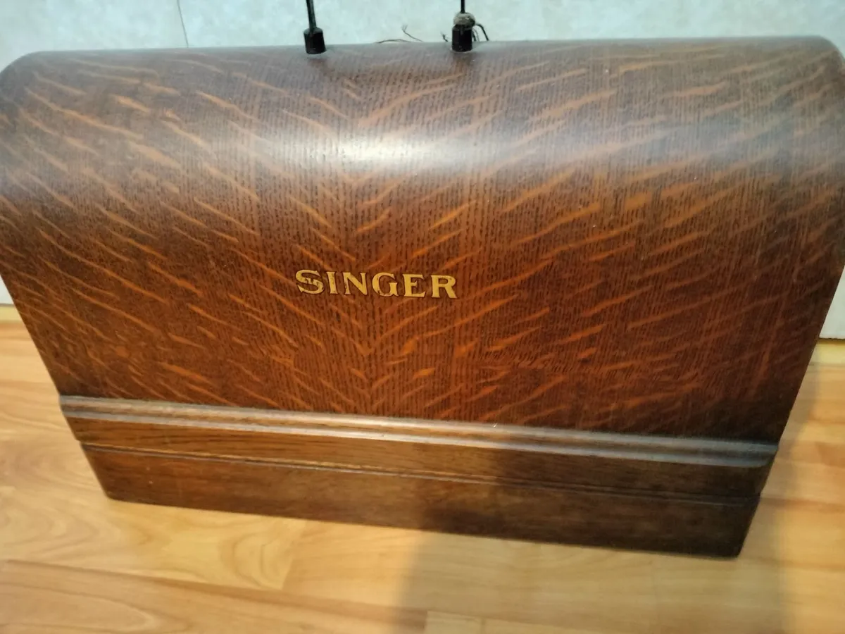 Sewing machine - Image 2