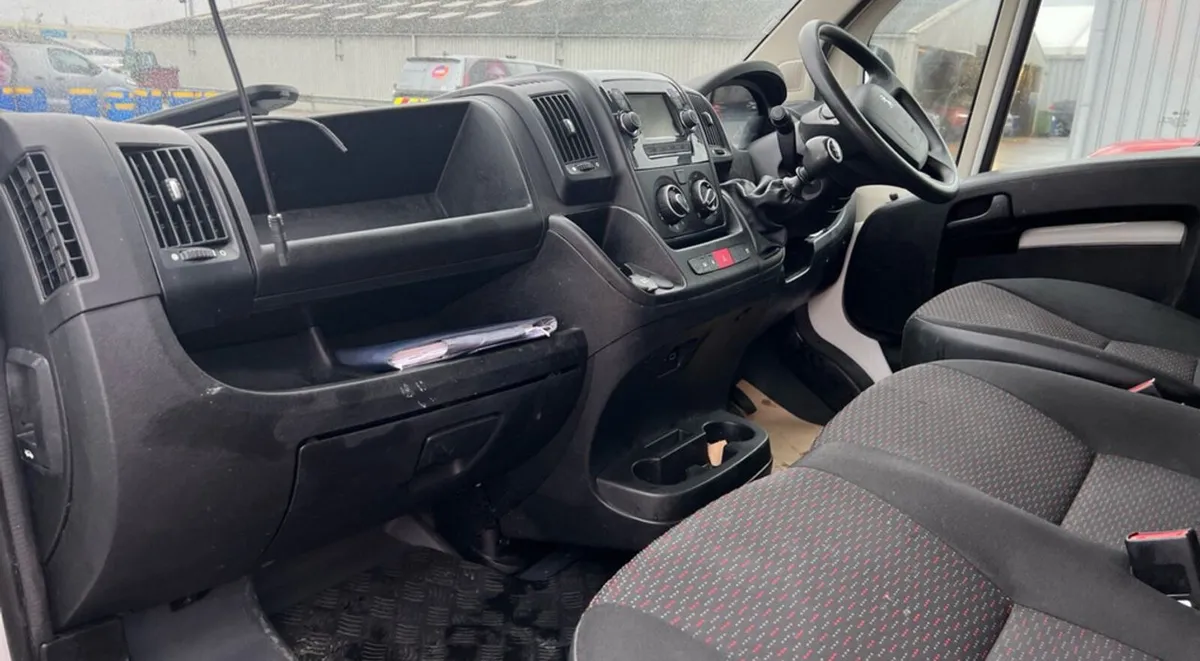 2021 Peugeot Boxer Tipper Van - Image 4