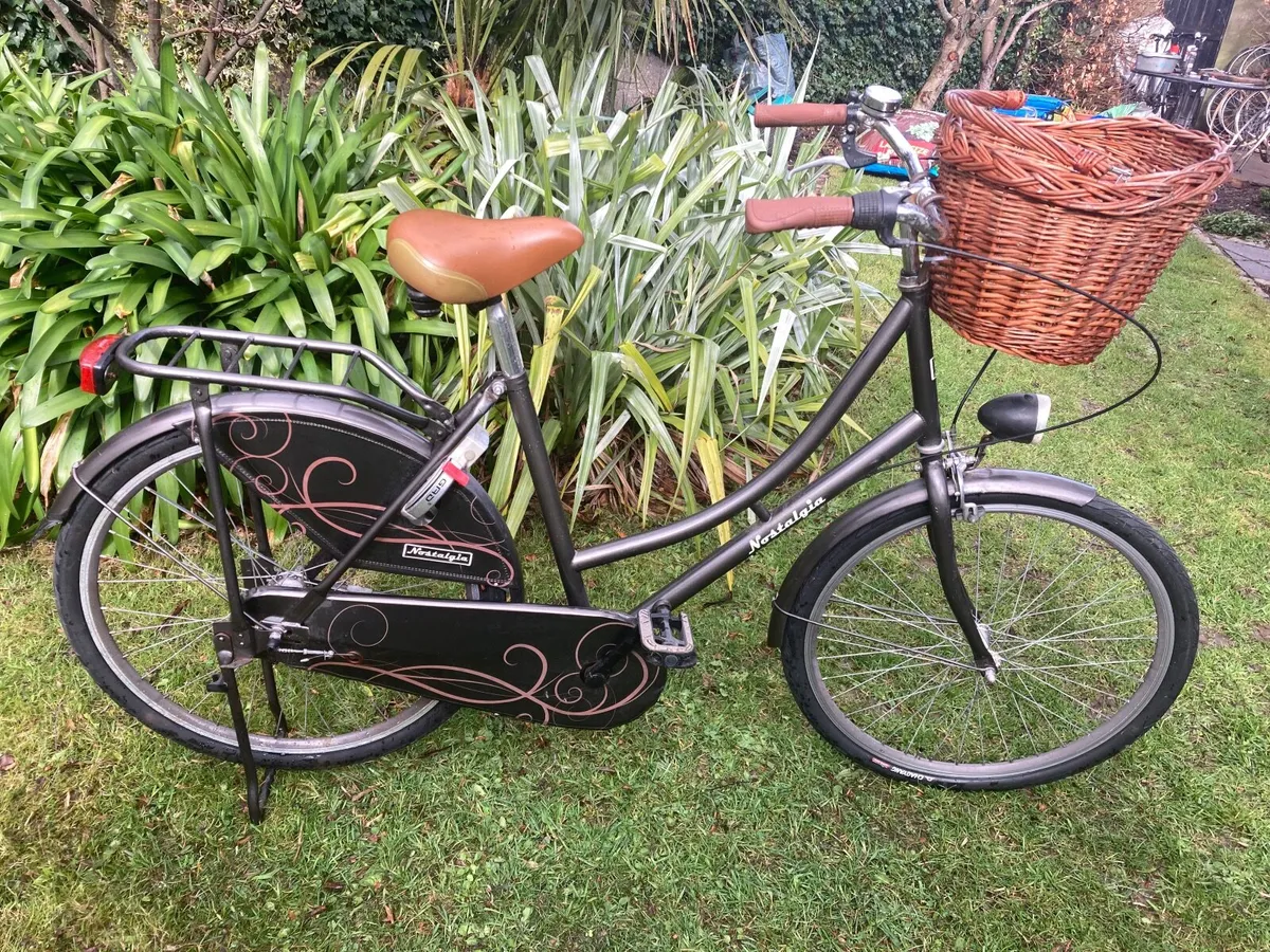 Vintage Style Ladies Bike - Image 1