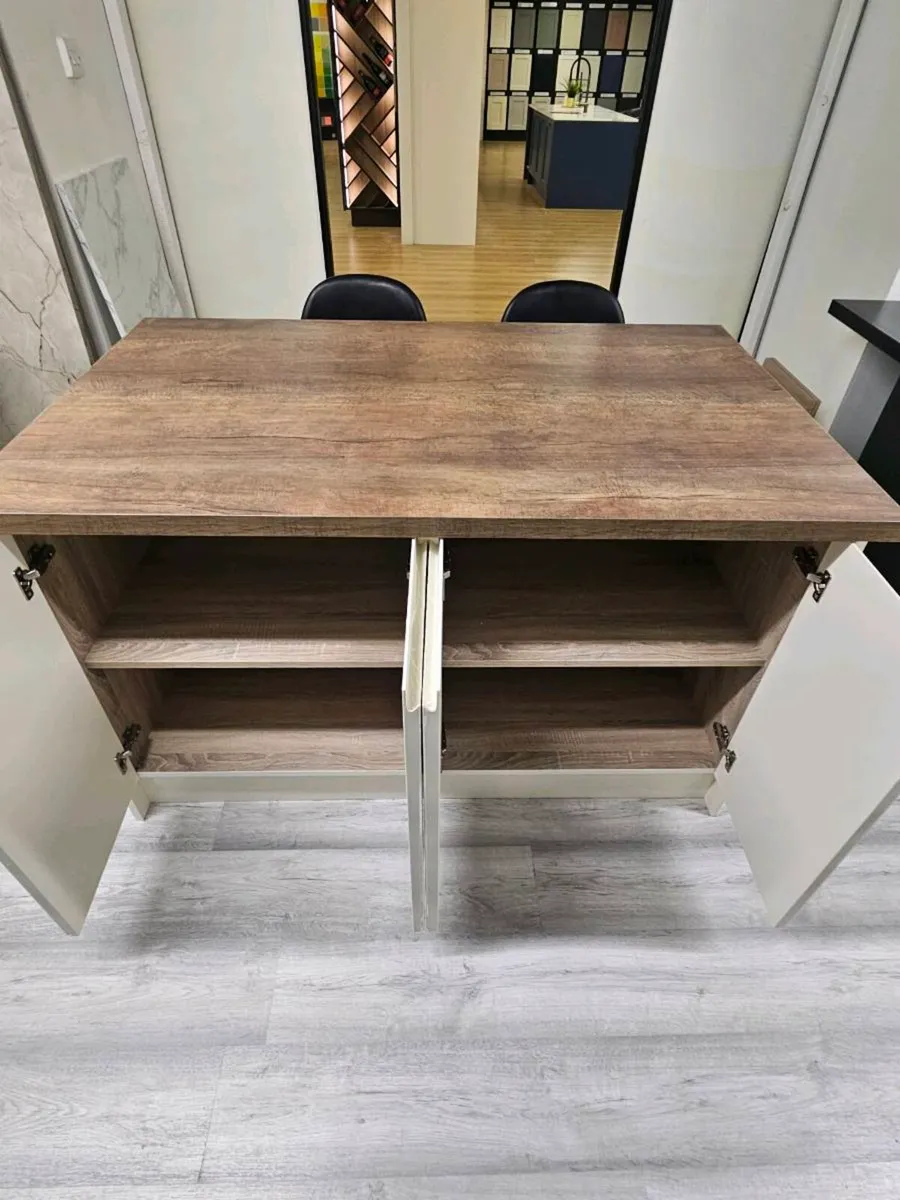 Kitchen islands - Image 2