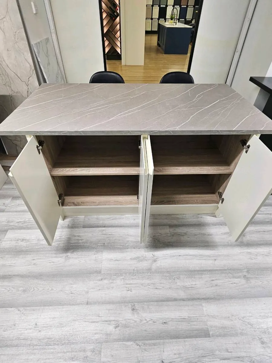 Kitchen islands - Image 2