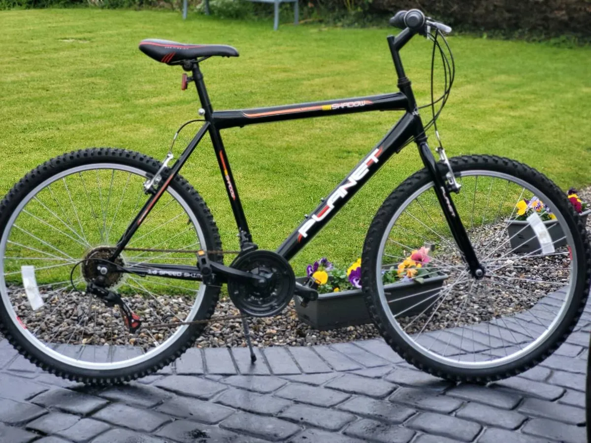 PLANET SHADOW BIKE LIKE NEW SELDOM USED - Image 1