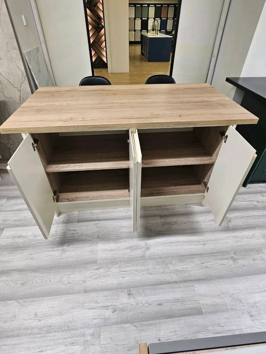 Kitchen islands - Image 2