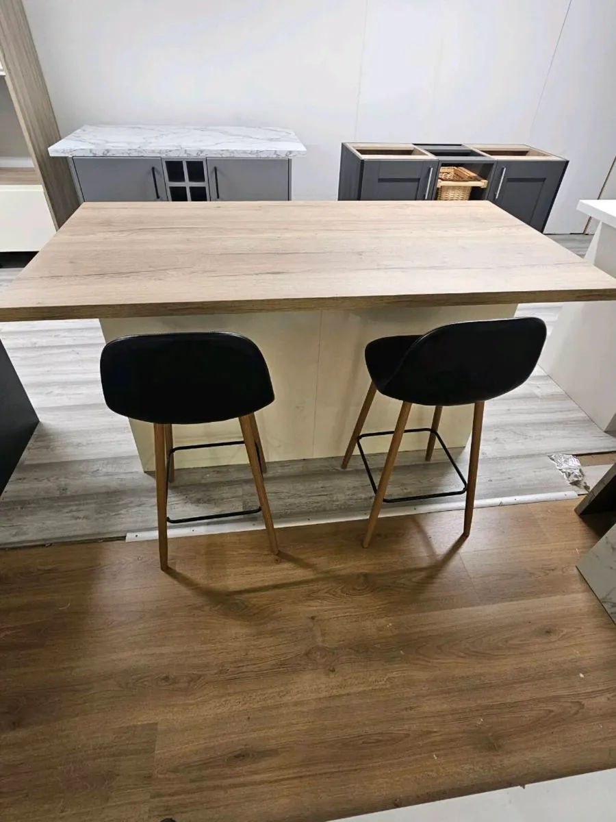 Kitchen islands - Image 3