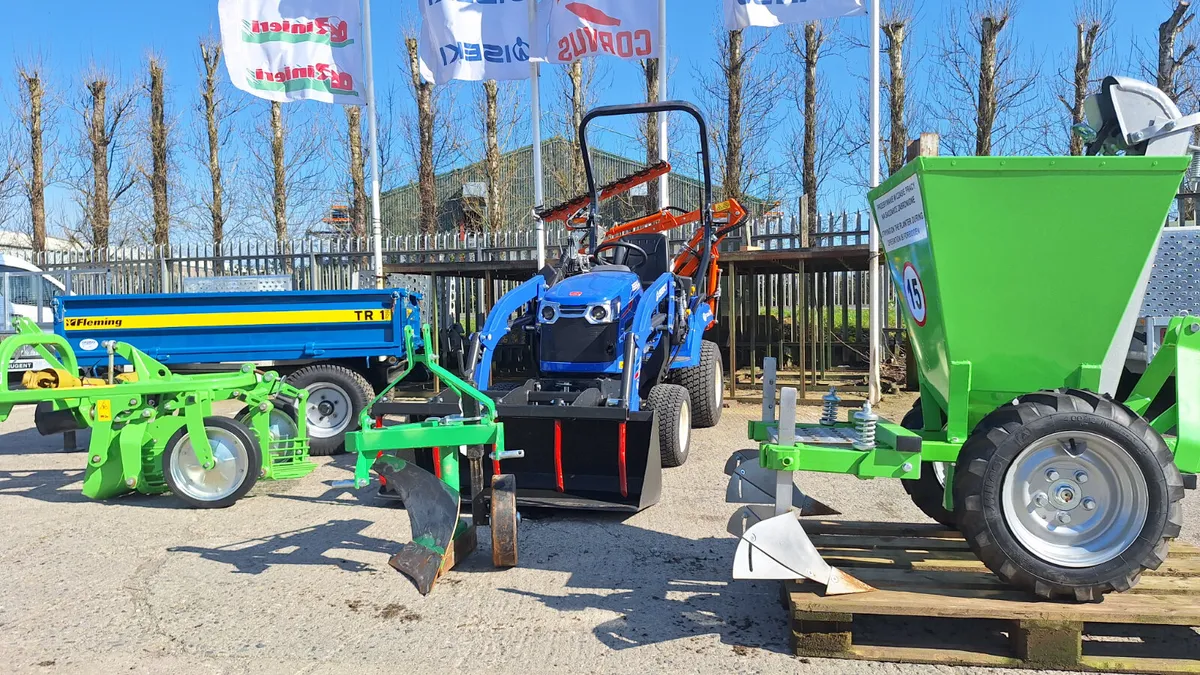 Iseki TXGS 24 tractor and package - Image 1