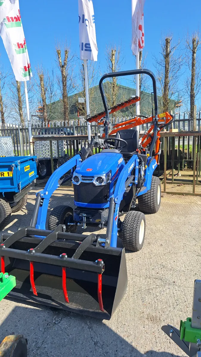 Iseki TXGS 24 tractor and package - Image 4