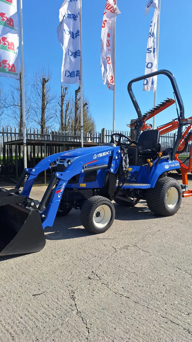 Iseki TXGS 24 tractor and package - Image 2