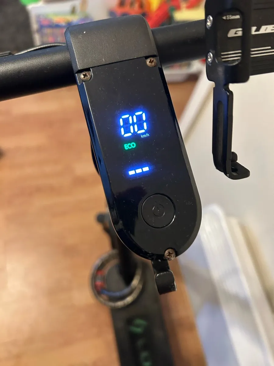 Electric scooter - Image 2