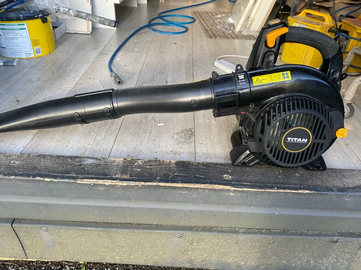 Titan petrol garden leaf blower. Sold as seen - Image 2