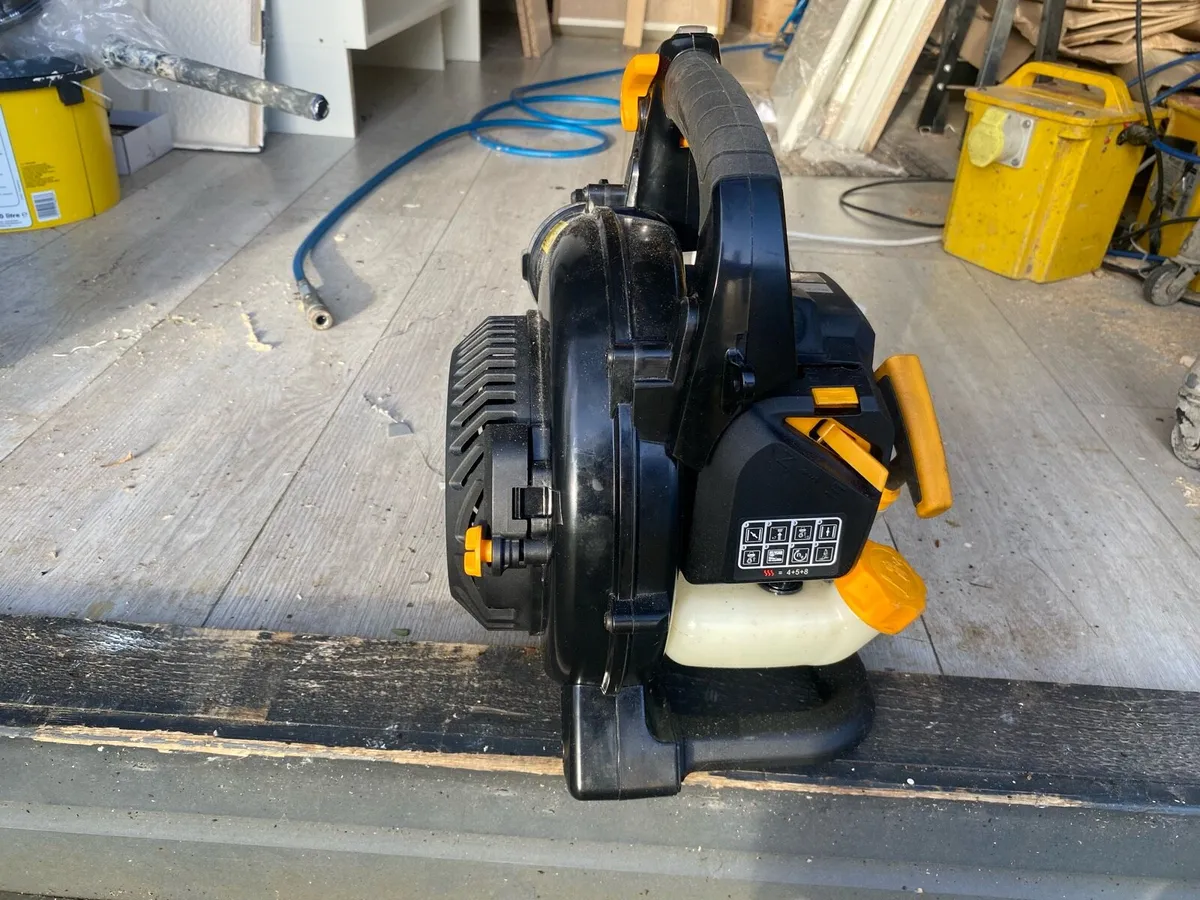 Titan petrol garden leaf blower. Sold as seen - Image 4