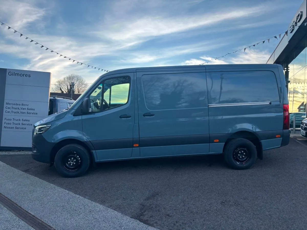 Mercedes-Benz Sprinter 319 MWB LOW ROOF SELECT AUT - Image 2