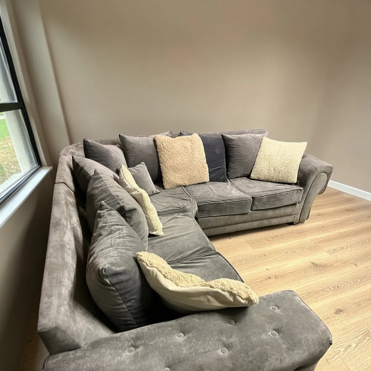 Grey corner sofa L shaped - Image 1
