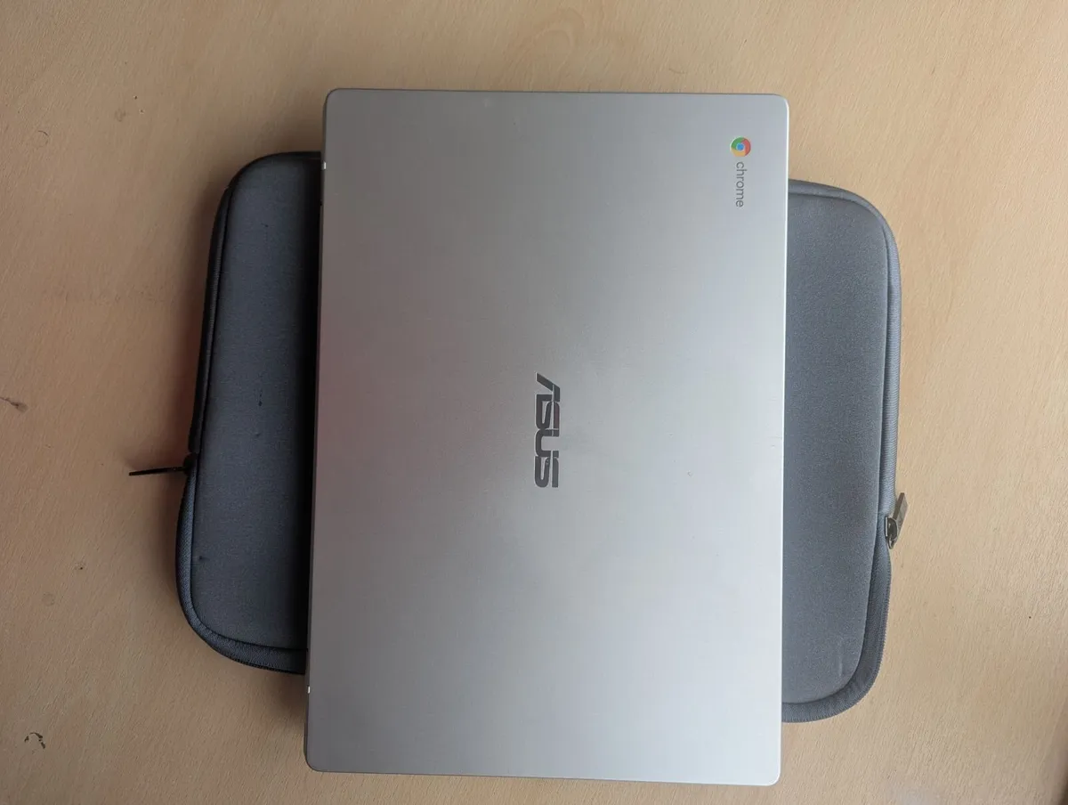 Asus Chromebook C523 - Image 2