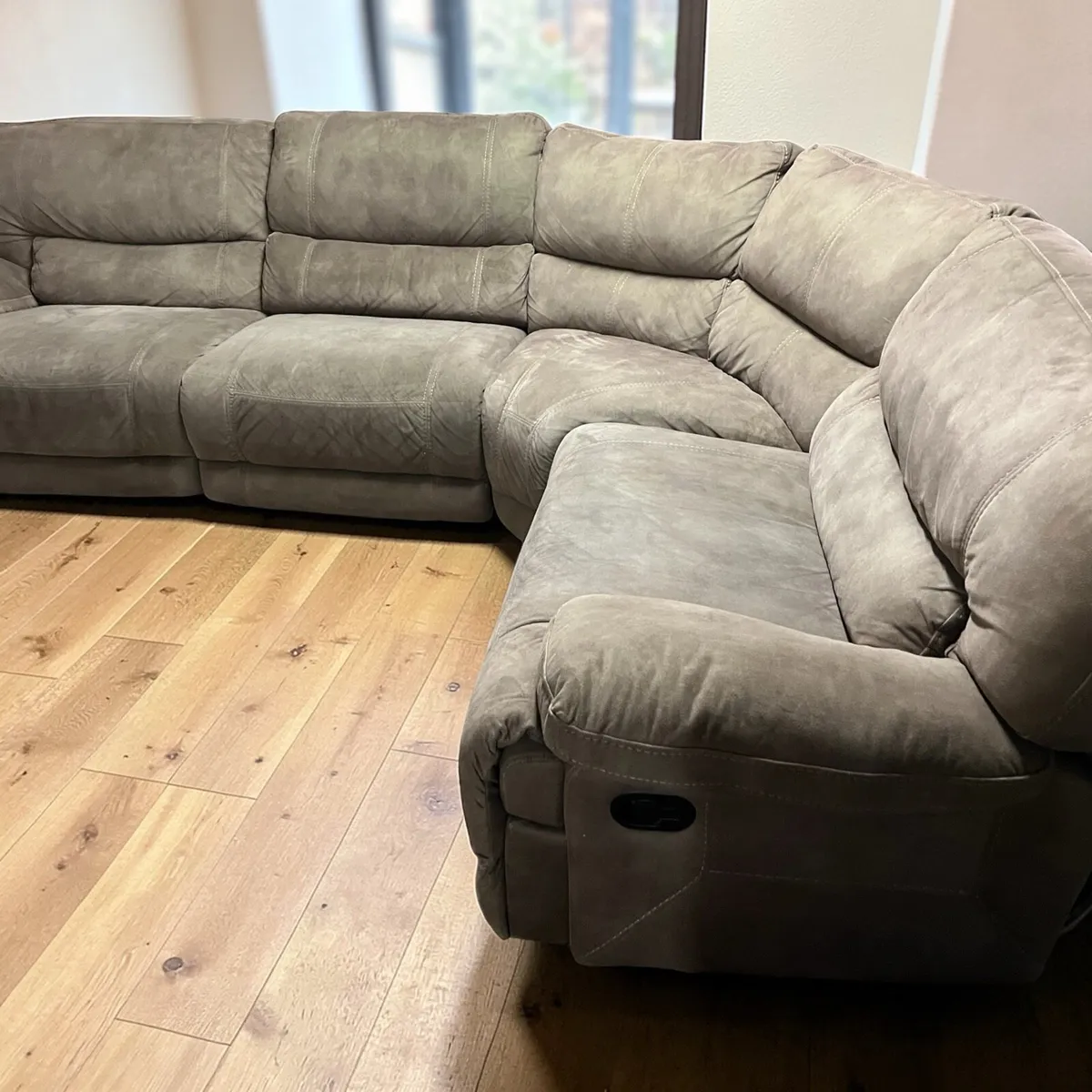Beige corner recliner sofa set - Image 3