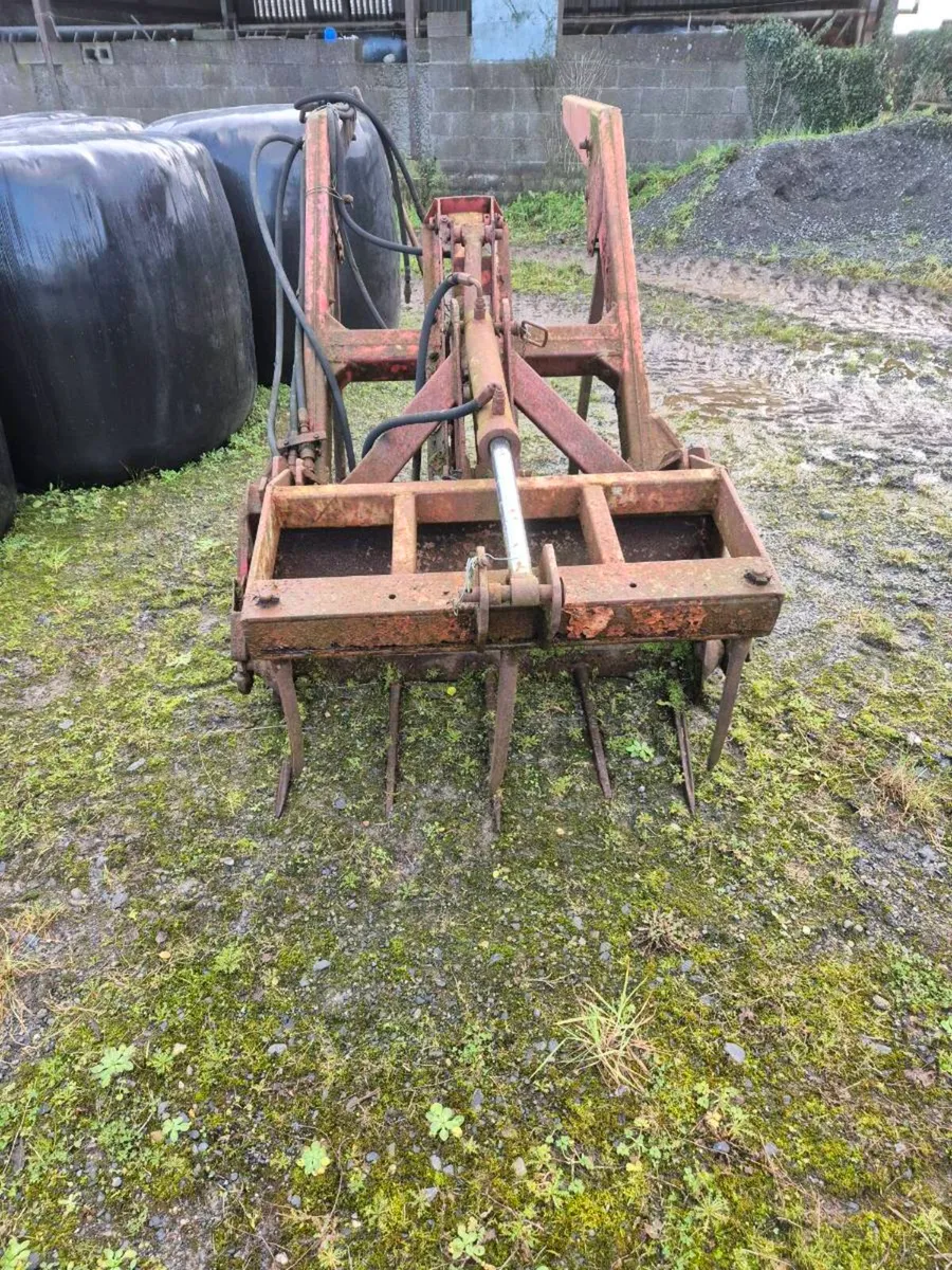 Loader and Bucket - Image 2