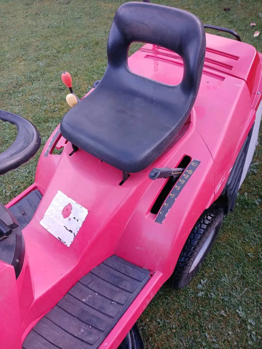 Honda 2114 / a powerful twin cylinder mower - Image 3