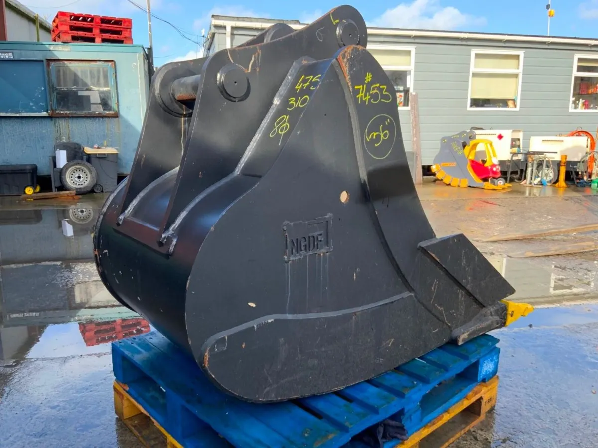 UNUSED 36" DIGGING BUCKET......80mm PINS.....7453. - Image 3